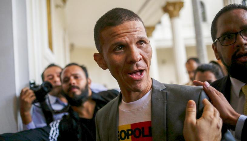 Gilber Caro se reincorporó a la Asamblea Nacional de Venezuela luego de que el Gobierno de Nicolás Maduro ordenara su excarcelación como parte de un "plan de reconciliación". (Foto: EFE/Cristian Hernández)