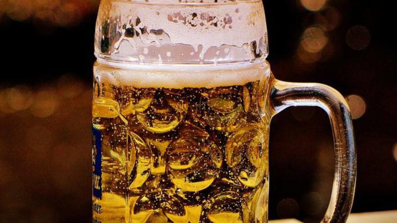 ¿Cómo la inteligencia artificial puede predecir la calidad de una cerveza?