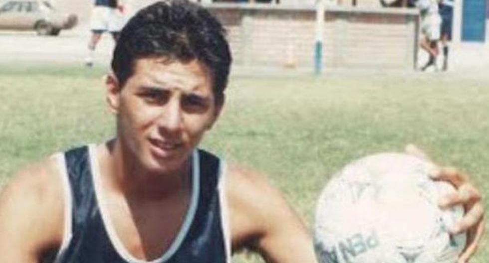 Claudio Pizarro debutó en el fútbol profesional a los 17 años y luciendo la camiseta del Deportivo Pesquero (USI)