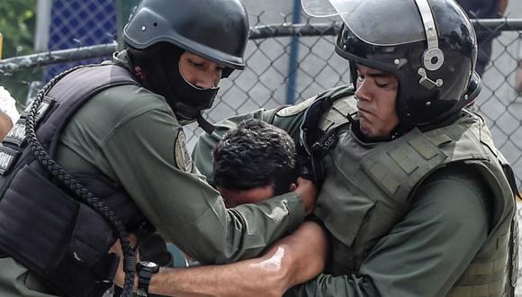 En Venezuela, 40 personas son detenidas cada día por protestar. (Foto: AFP)