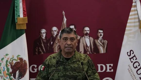 El secretario de Defensa de México, Luis Cresencio Sandoval, anuncia el arresto de Ovidio Guzmán durante una conferencia de prensa en la Ciudad de México.