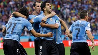 Uruguay venció 2-1 a Inglaterra con doblete de Luis Suárez