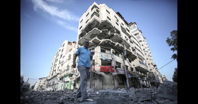 El ejército de Israel dijo que sus tanques y aviones alcanzaron a unos 220 objetivos militares en Gaza. (EFE).