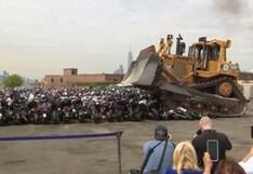 Alcalde de Nueva York es viral por destruir motocicletas: “Es para tener calles más seguras”