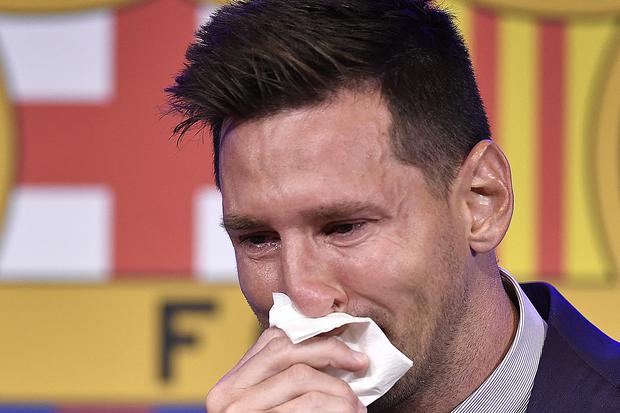 Las lágrimas de Lionel Messi en su despedida del Barcelona. Foto: AFP