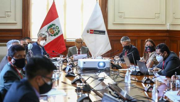 El primer ministro, Aníbal Torres, se presentó ante la Comisión de Ciencia, Innovación y Tecnología junto al ministro del Ambiente, Modesto Montoya. (Foto: PCM)