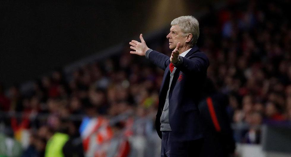Arsene Wenger, técnico del Arsenal, se mostró muy afectado por la derrota de los \"gunners\" de la Europa League | Foto: EFE