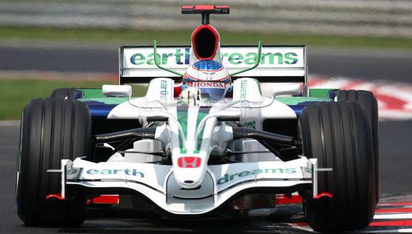 BUDAPEST, HUNGARY - AUGUST 02:  Jensen Button of Great Britain and Honda Racing in action during Qualifying for the Hungarian Formula One Grand Prix at the Hungaroring on August 2, 2008, in Budapest, Hungary.  (Photo by Christopher Lee/Getty Images)