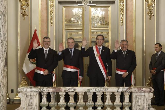 Presidente Martín Vizcarra tomó juramento a los nuevos ministros de Defensa y de Cultura (Foto: Anthony Niño de Guzmán/ El Comercio)