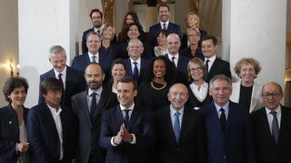 Francia: Primer ministro presentó dimisión del gabinete para dar paso a un “nuevo rumbo” político