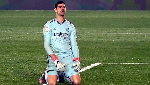 Thibaut Courtois sigue sentido y no jugará el Real Madrid vs. Shakhtar. (Foto: EFE)