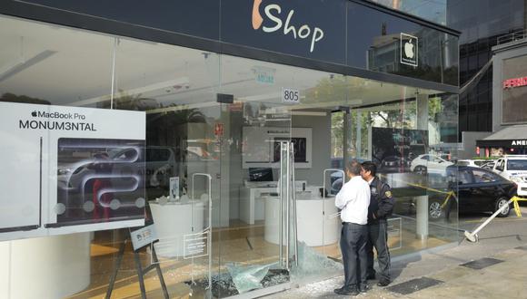 Robo en tienda de celulares en Miraflores. Foto: Britanie Arroyo / @photo.gec