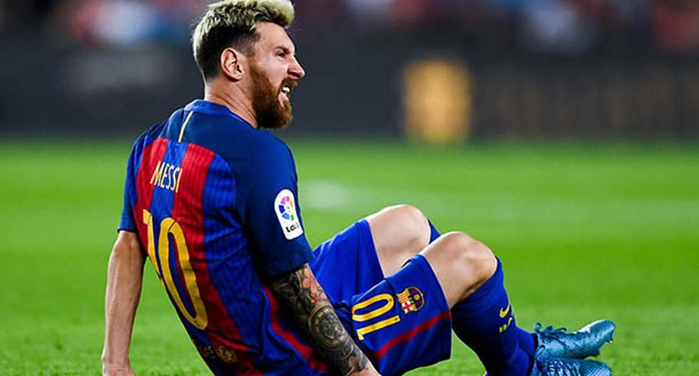 Lionel Messi tuvo que ser reemplazado por Arda Turan por una repentina lesión en el Barcelona vs Atlético Madrid ¿Buena noticia para la Selección Peruana? (Foto: Getty Images)