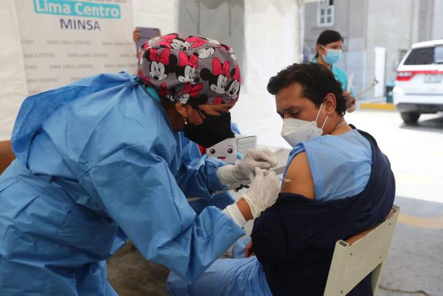 Los trabajadores deberán contar con las 4 dosis de la vacuna contra el coronavirus. (Fotos: Jesús Saucedo | @photo.gec)