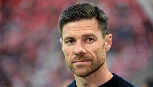 Bayer Leverkusen's Spanish coach Xabi Alonso looks on ahead the UEFA Europa League Group semi final second leg football match between Bayer Leverkusen and AS Roma in Leverkusen, on May 18, 2023. (Photo by INA FASSBENDER / AFP)
