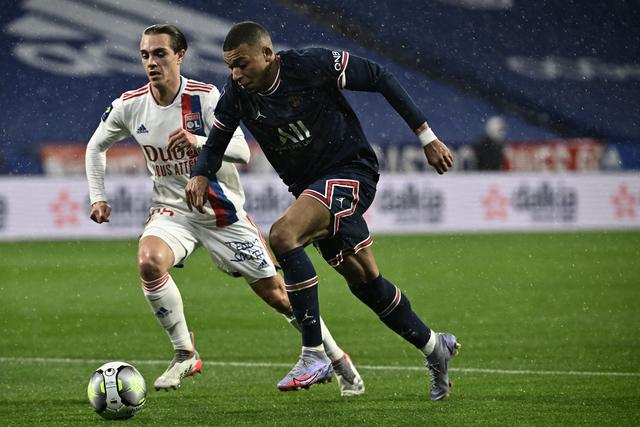 Mira el Paris Saint Germain vs. Lyon por la Ligue 1 del fútbol francés | Foto: AFP.