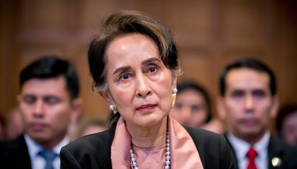 Aung San Suu Kyi, quien estuvo 15 años bajo arresto domiciliario, pasó de representar la lucha contra la longeva dictadura militar en Birmania a estar en el banquillo de La Haya intentando defender a su país ante las acusaciones de genocidio contra los rohingyas. (AFP)