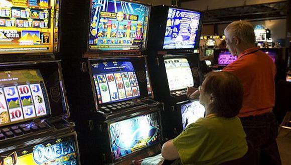 Tragamonedas y casinos serán gravados con ISC.