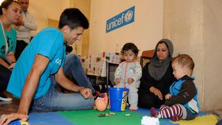 Gesto de campeón: Djokovic visitó a niños sirios refugiados