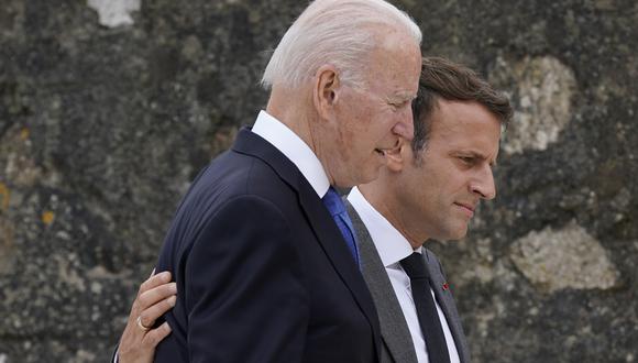 El presidente francés, Emmanuel Macron, y el estadounidense, Joe Biden. (Foto: AP)