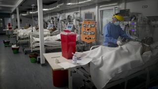Argentina registra 12.414 casos y 357 muertes por coronavirus en un día 