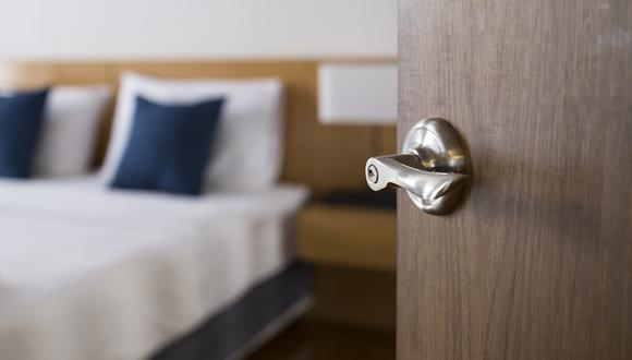 En un hotel de la cadena Starwood, a través de las cámaras de seguridad, descubrieron el robo de un televisor.(Foto: Shutterstock)