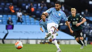 Mahrez anota de penal y Manchester City golea 3-0 al Burnley al final del primer tiempo