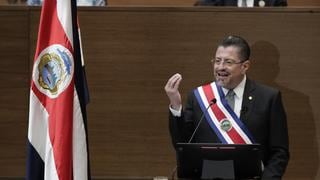 Rodrigo Chaves jura como el presidente 49 en la historia de Costa Rica