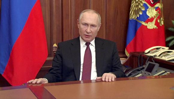 El presidente ruso, Vladimir Putin, pronuncia un discurso en video anunciando el inicio de la operación militar en el este de Ucrania, en Moscú, Rusia.