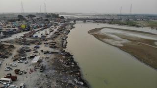 India: aparecen decenas de cadáveres de posibles víctimas de coronavirus a orillas del río Ganges