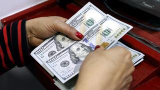 Tipo de cambio: El dólar cierra en S/3,806