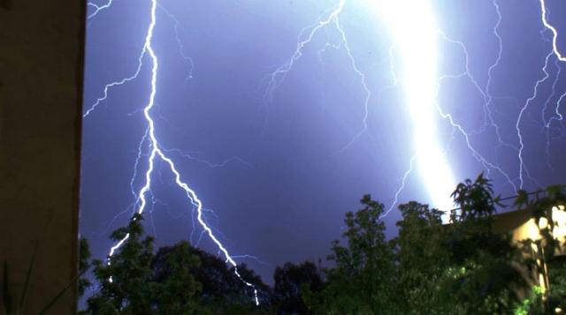 Twitter: terrorífica tormenta eléctrica en Melbourne [FOTOS] - 8