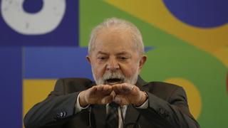 Brasil: Lula da Silva habla del hambre y Bolsonaro destaca ayuda a los pobres en campaña de TV