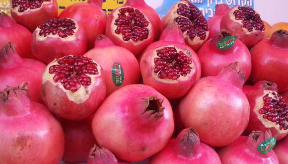 La granada se conoce como la &quot;reina de las frutas&quot; por la forma de corona en su protuberancia. (Foto: Pamela Montes)