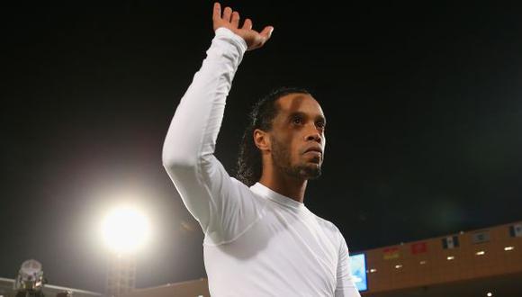 Ronaldinho fue invitado por el Papa para un amistoso por la paz