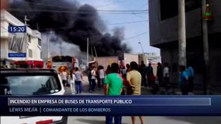 SMP: reportan incendio en estacionamiento de buses