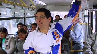 Salvador Heresi cantó en el Metropolitano en busca de votos