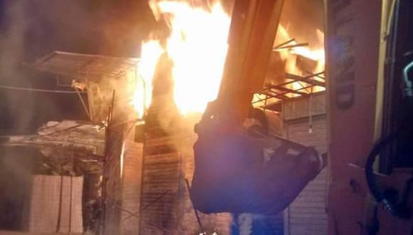 Chincha: incendio en mercado La Parada consumió varios puestos