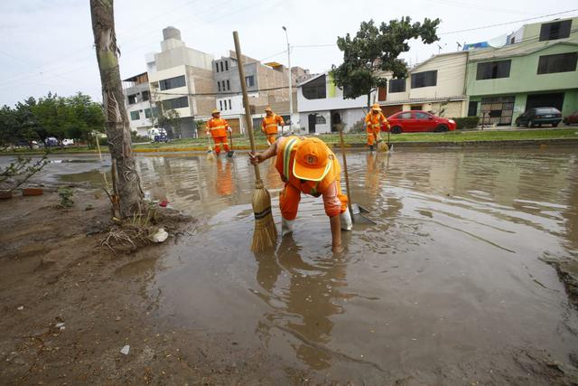 Una construcción informal ocasionó el desborde del río Surco. Esta fue paralizada por la Municipalidad de Chorrillos. (Foto: Francisco Neyra/GEC)