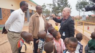 Chema Salcedo presenta “Rwanda, mi última utopía”, documental sobre uno de los más escalofriantes genocidios  