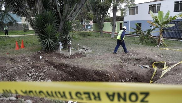 Sedapal solo reconoce la existencia de un pozo piezométrico en el parque del Cercado de Lima donde ocurrió la muerte del menor. Sin embargo, la Municipalidad de Lima dice que estructura sí es de la empresa de saneamiento. (Hugo Pérez / GEC)