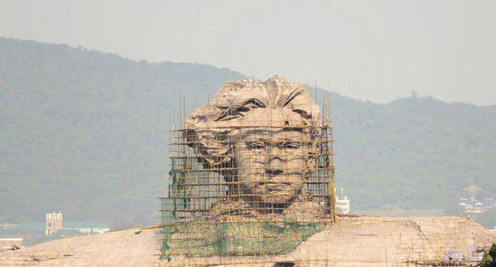 La estatua de Mao Zedong fue limpiada en anticipación a los 120 años de su nacimiento. (Foto: Xinhua.net)