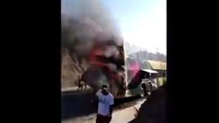 Piura: cerca de 49 pasajeros salvan de morir tras incendio de bus interprovincial | VIDEO
