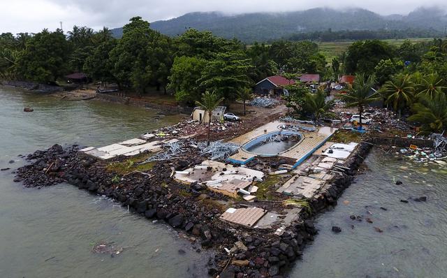 El tsunami en Indonesia golpeó playas del sur de la isla de Sumatra y del extremo occidental de Java. La ola se generó tras la erupción del volcán Anak Krakatoa. (Bloomberg).