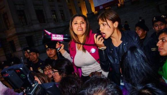 Arlette Contreras (a la derecha) cree que las autoridades peruanas todavía deben mejorar su atención a las mujeres víctimas de violencia. Foto: Arlette Contreras, vía BBC Mundo