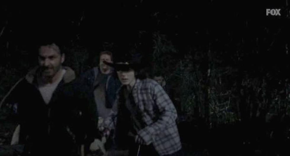 ¿A quién llevan en la camilla en 'The Walking Dead'? (Foto: AMC)