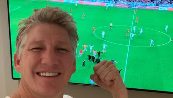 Bastian Schweinsteiger tras victoria de Serbia sobre Portugal. (Foto: Twitter @BSchweinsteiger)