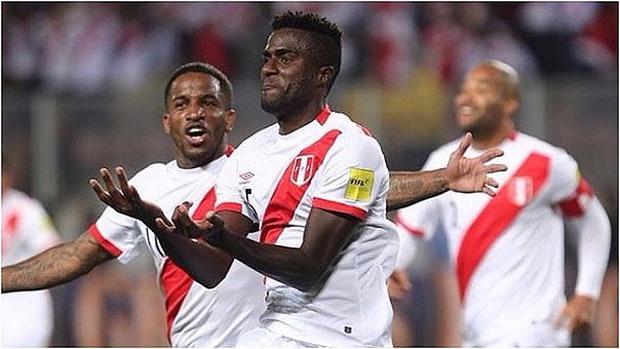 Christian Ramos and his happy night: he was the author of the 2-0 with which Peru beat New Zealand in Lima and qualified for Russia 2018. 