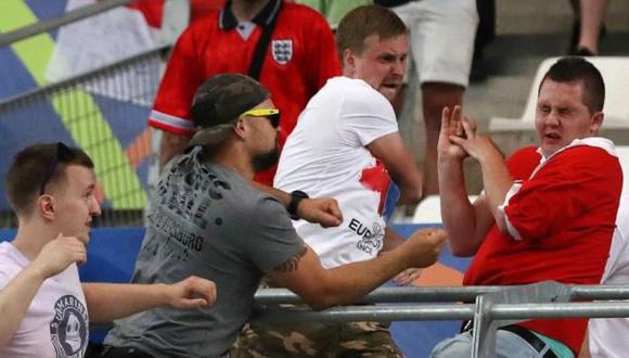 Las brutales peleas de los "hooligans" en la Eurocopa [VIDEOS]