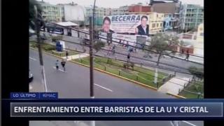 Universitario vs Cristal: barristas se pelean en calles del Rímac